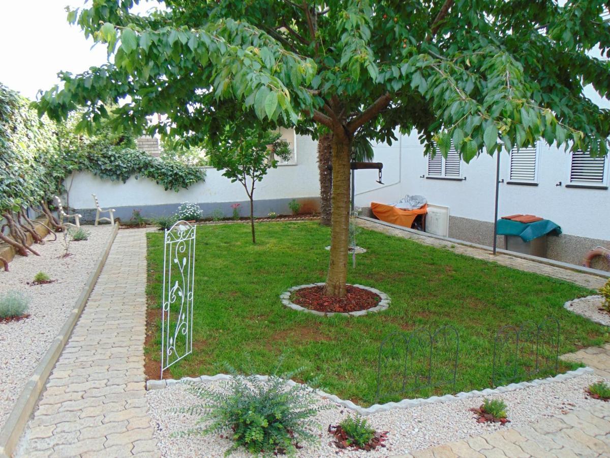 Apartments Marija Malinska Exteriér fotografie