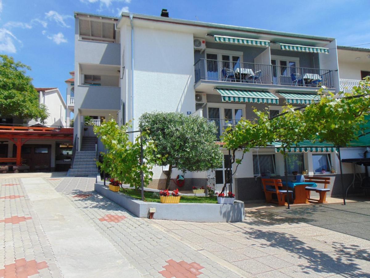 Apartments Marija Malinska Exteriér fotografie